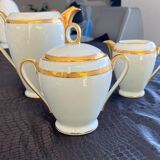 Ensemble de sucrier, pot à lait et théière