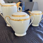 Sugar bowl, milk jug and teapot set
