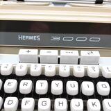 Machine à écrire Hermès 3000