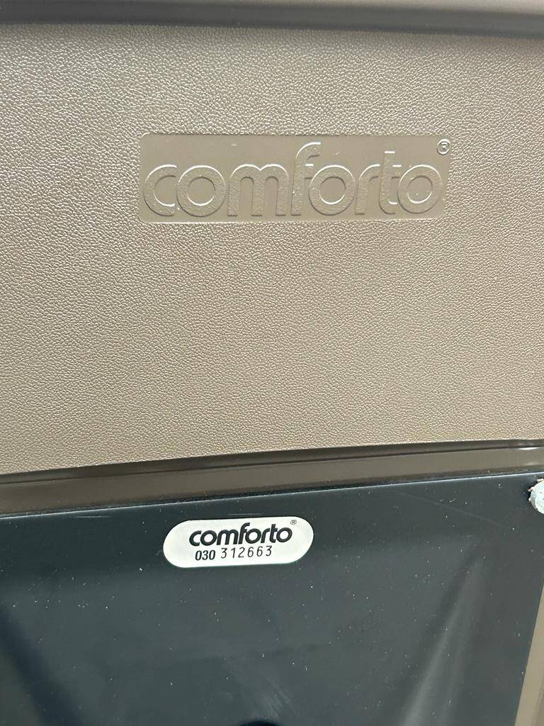 Series of six Comforto edition chairs circa 1980