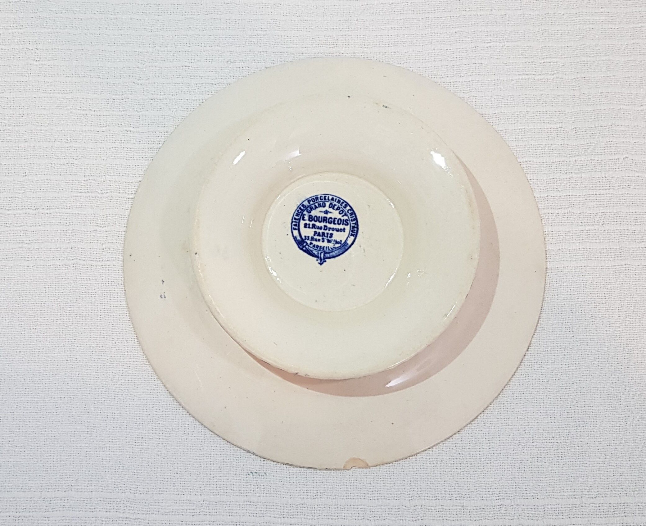 Compotier or cake display in earthenware by E. Bourgeois, iron earth. Cake stand.