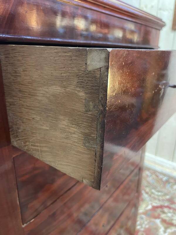 Semainier époque Louis Philippe en acajou et placage d’acajou