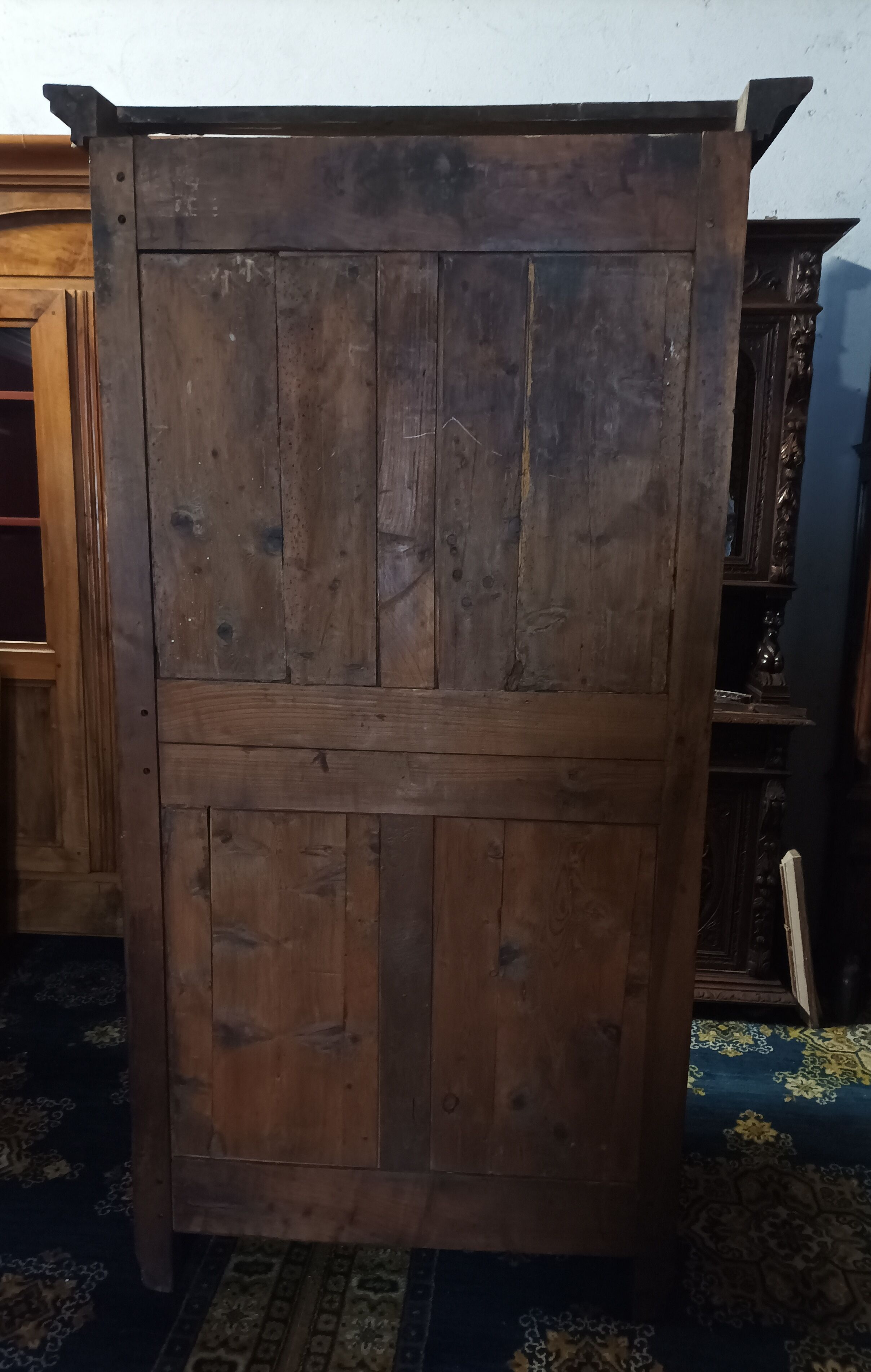 Louis XV standing man in walnut