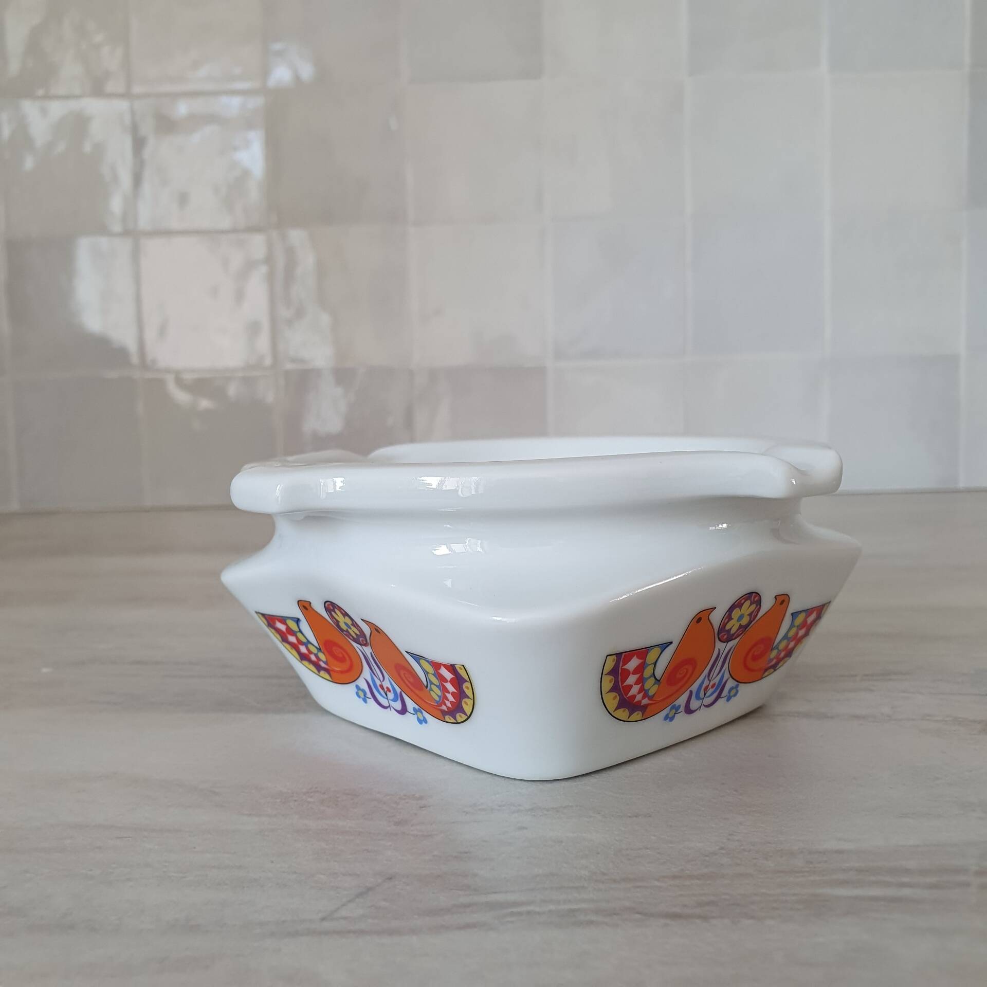 Ceramic ashtray with bird design