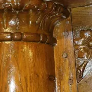 Important architectural fireplace made of solid wood, dating from the 19th century.