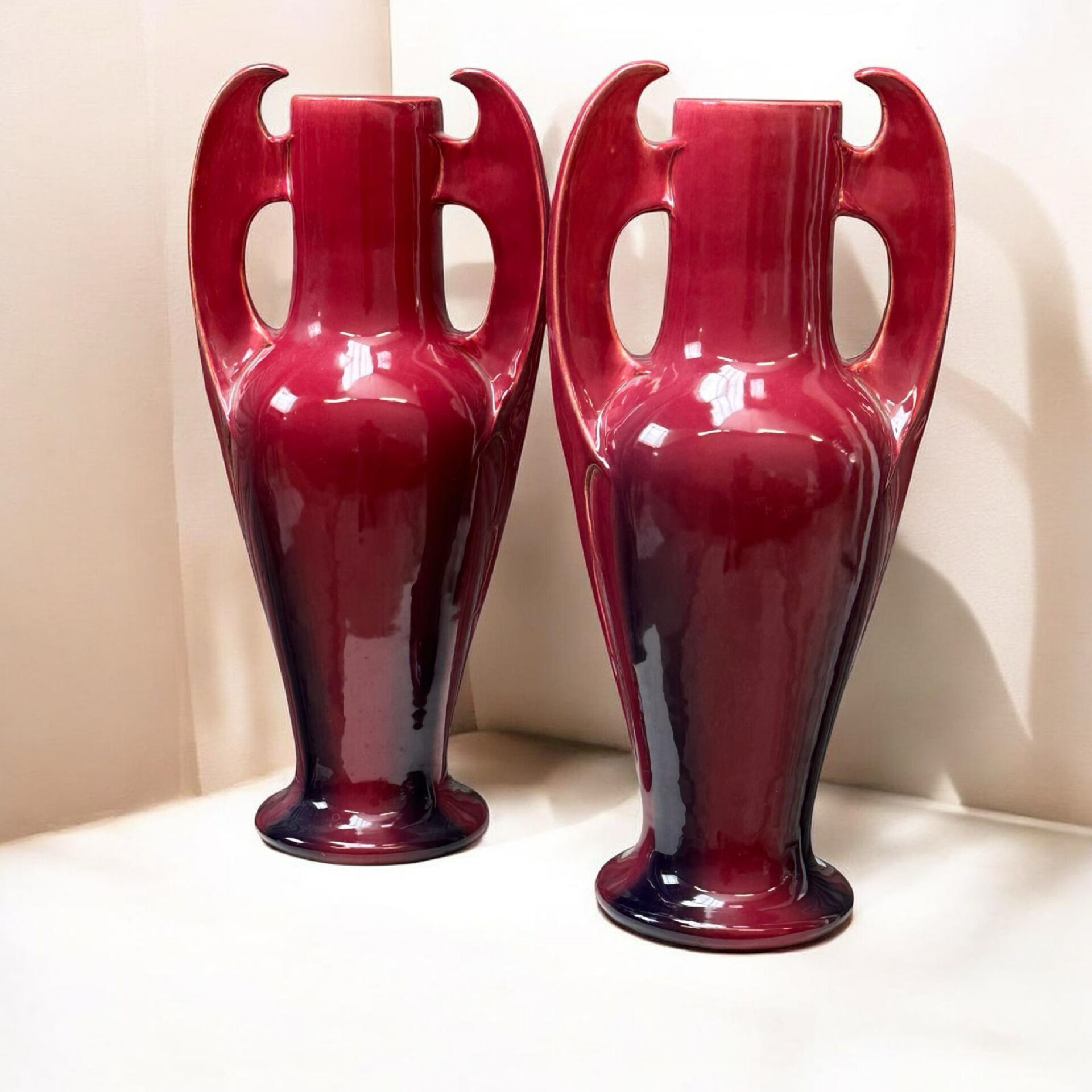 Clément Massier -  Paire de grands vases - Art nouveau - Rouges