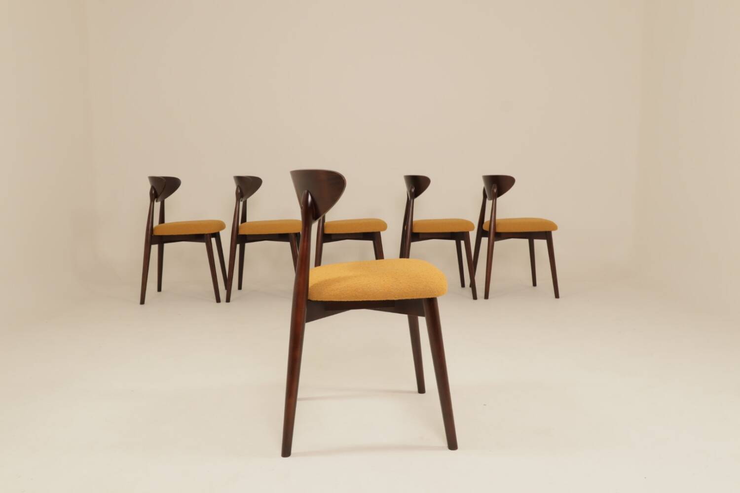 Scandinavian dining chairs set of 6 moutarde bouclé 