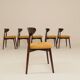Ensemble de 6 chaises de salle à manger scandinaves en moutarde bouclée.