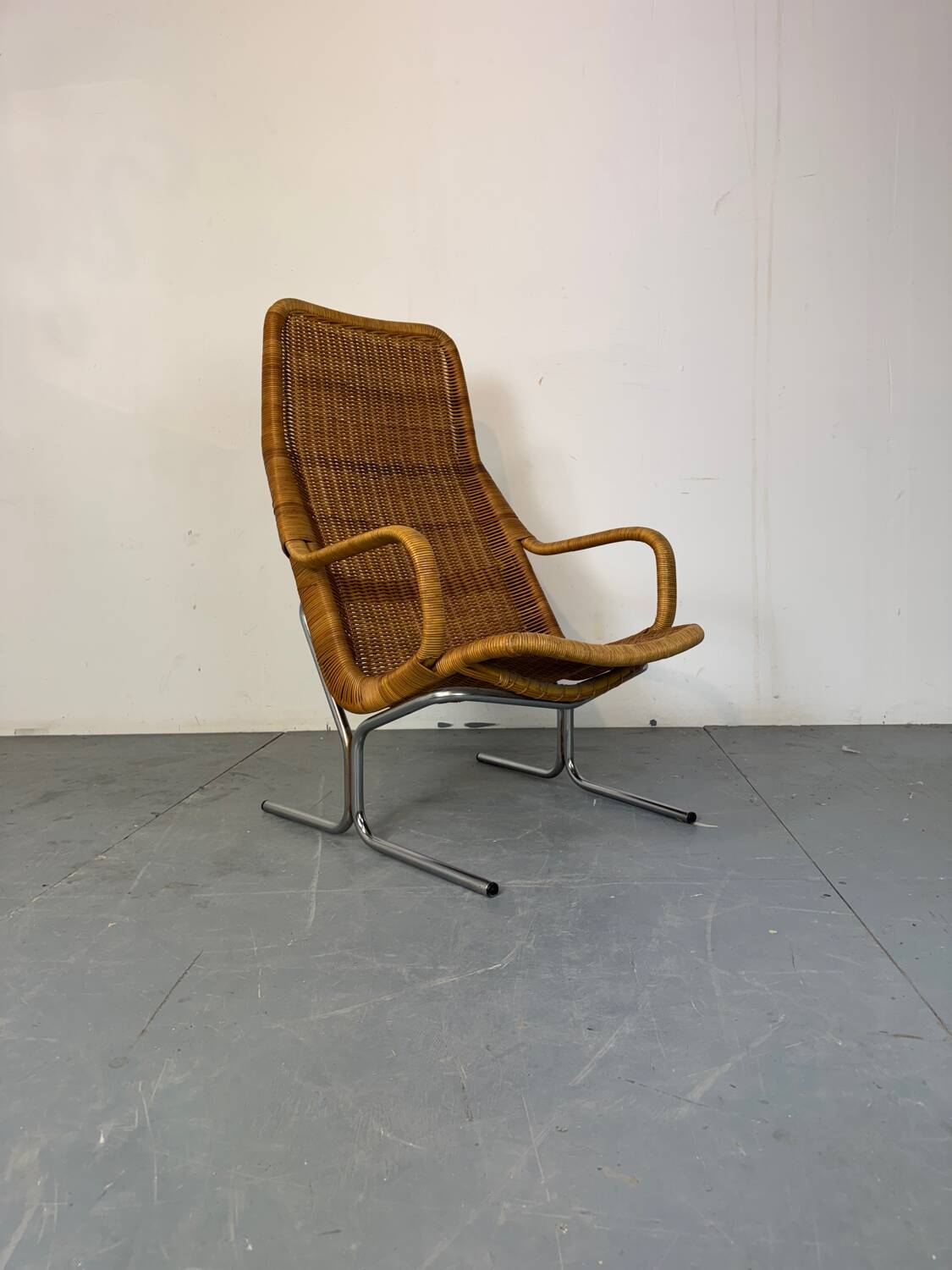 Chaise longue moderniste en acier et rotin du milieu du siècle par Dirk van Sliedregt
