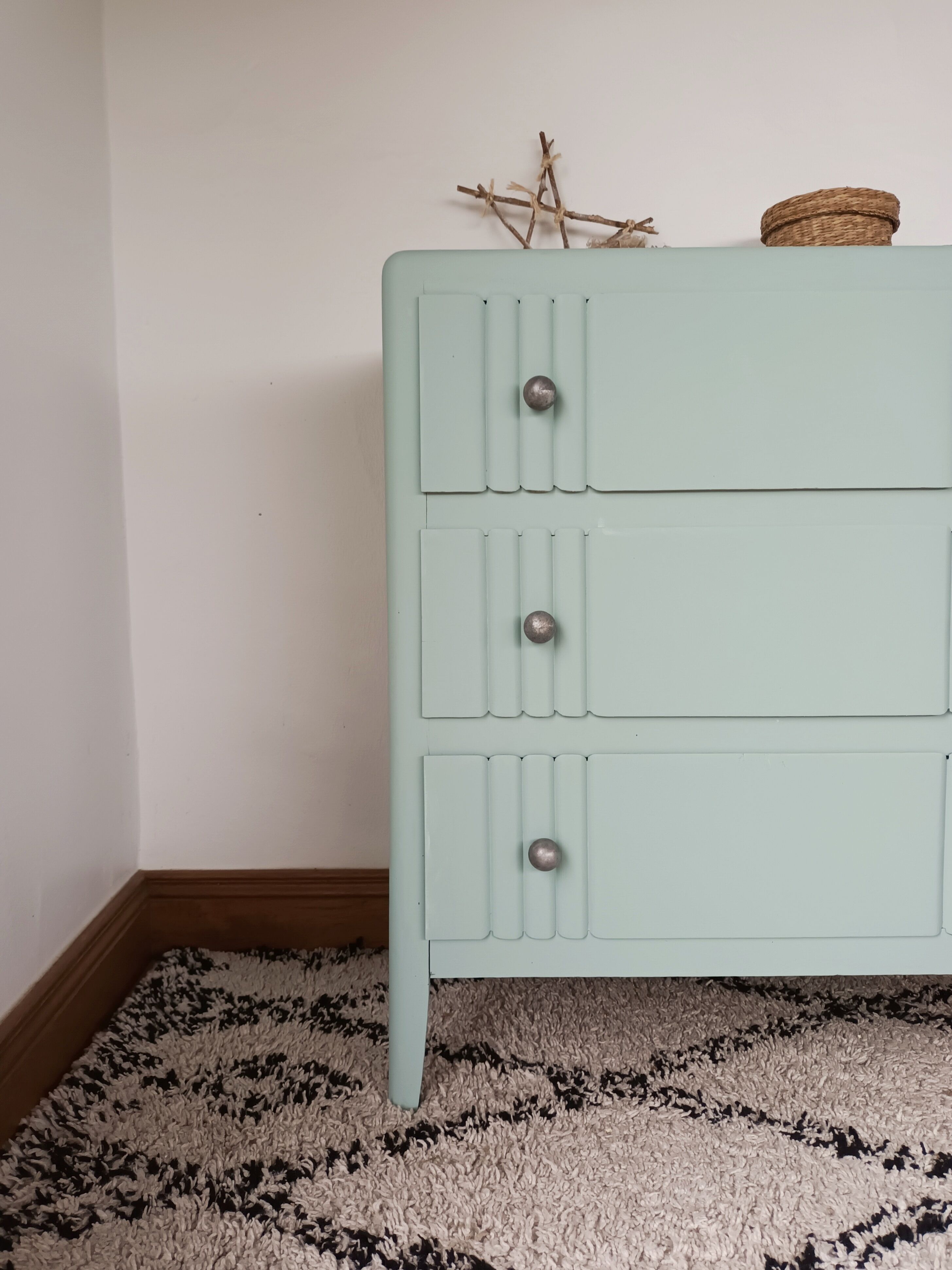 Vintage chest of drawers
