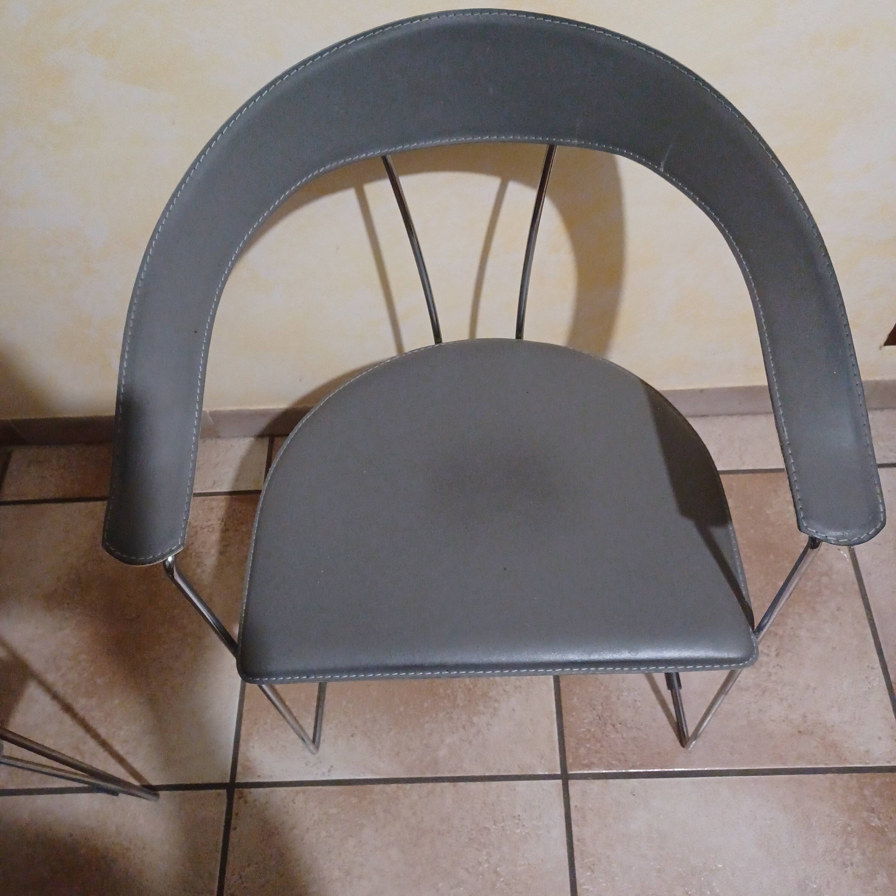 Arrben chairs
