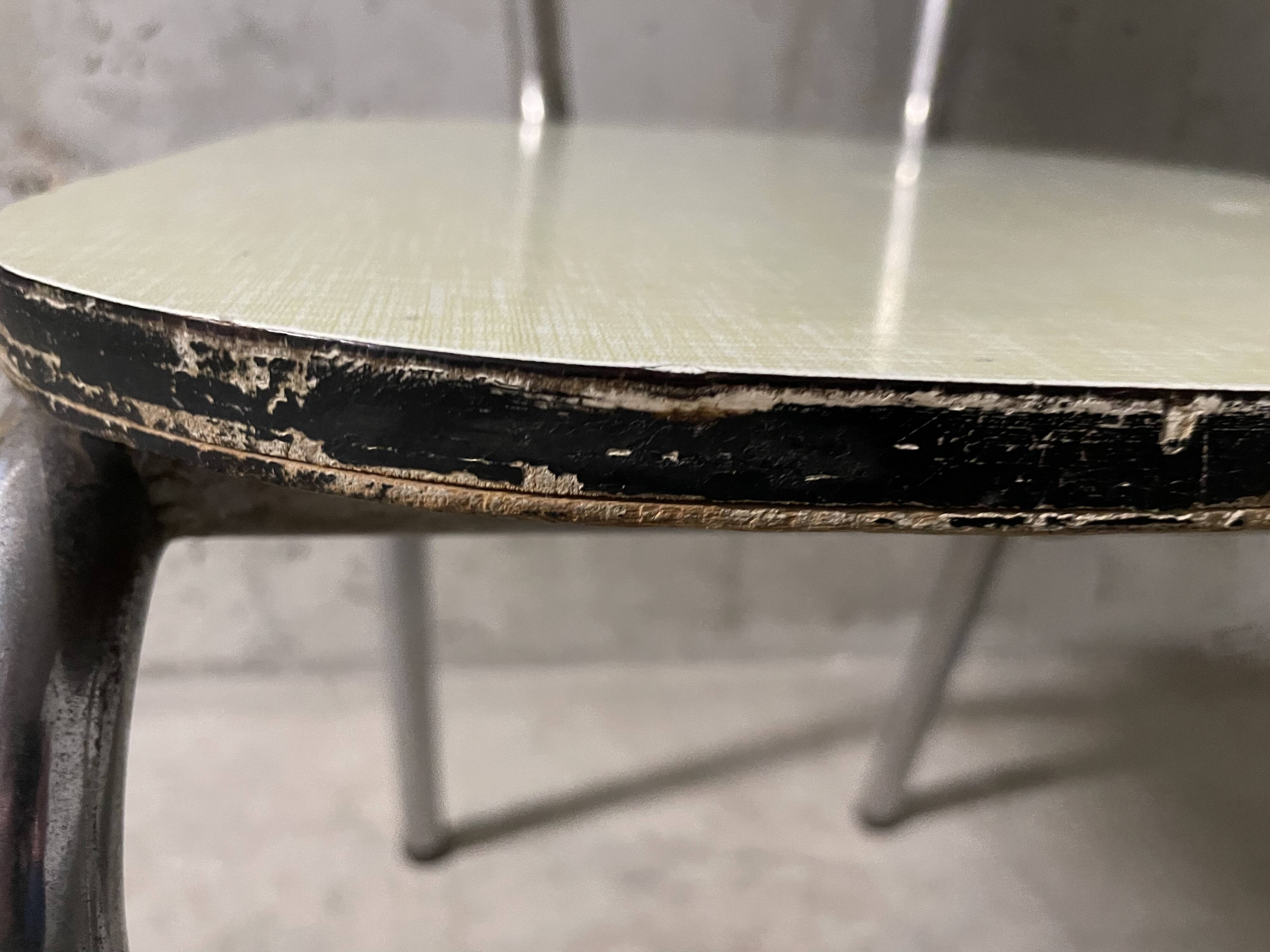 Chaise en formica années 50