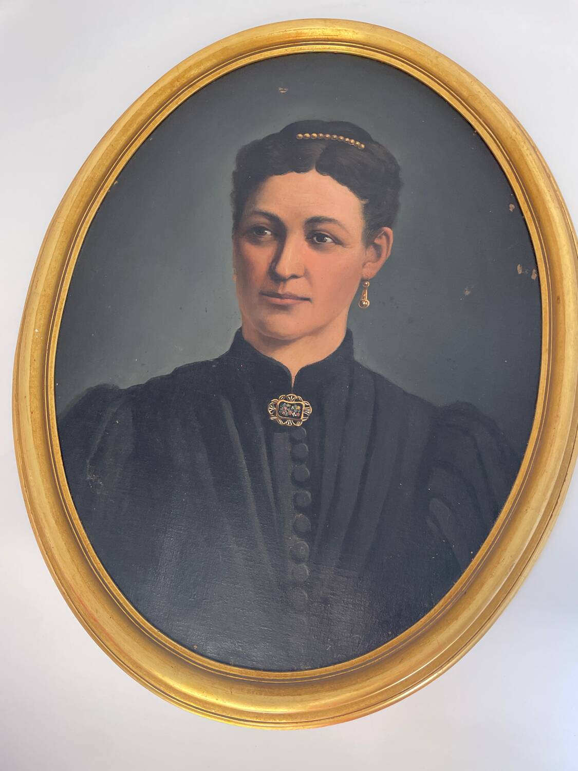 Oil painting on canvas, portrait of a woman.