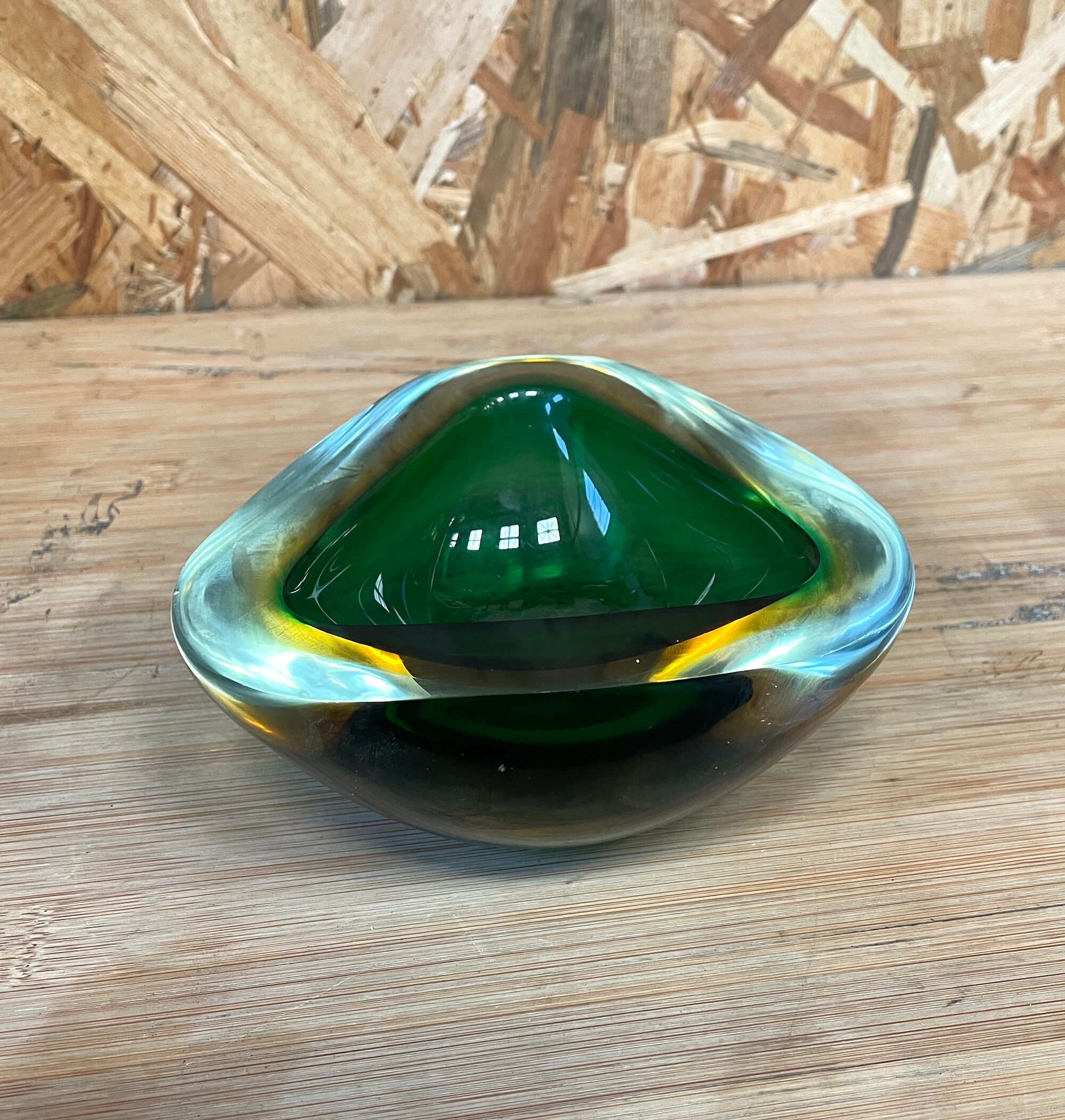 Cendrier Sommerso en verre de Murano en forme de diamant de Flavio Poli pour Seguso