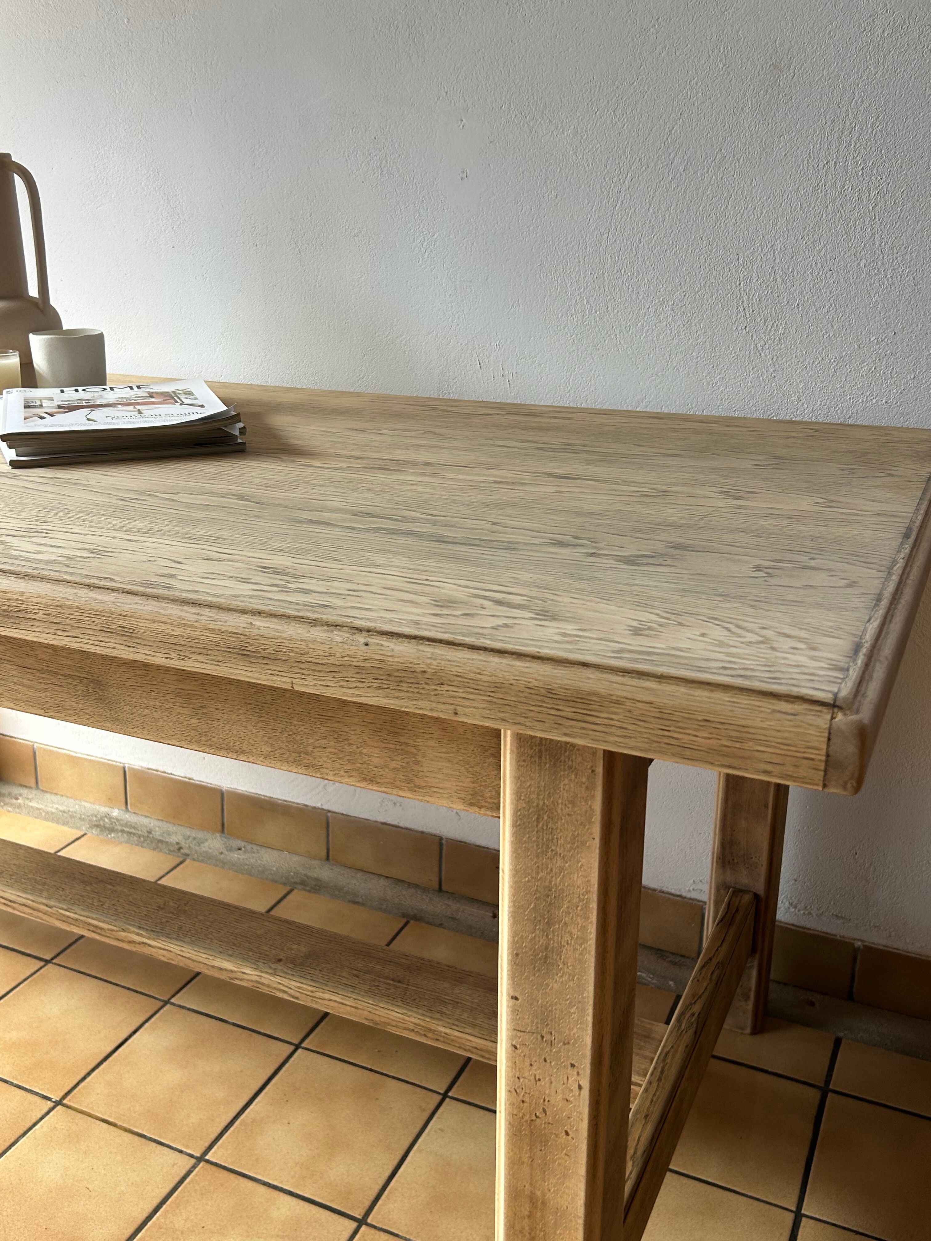 Farm table
