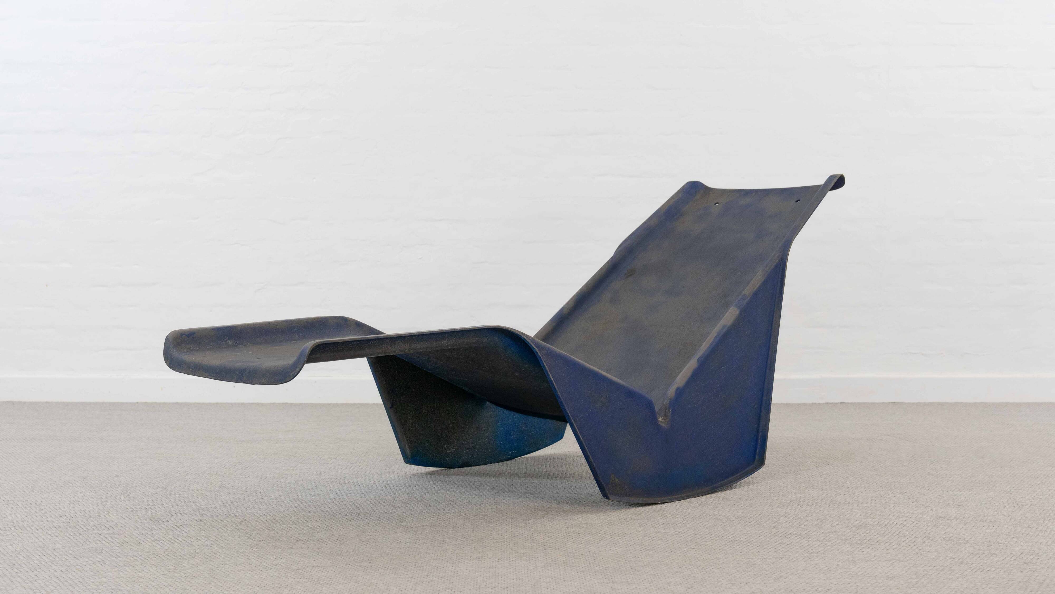 Model “serpentina”, designed in 1976 by burkhard vogtherr for rosenthal einrichtungen.