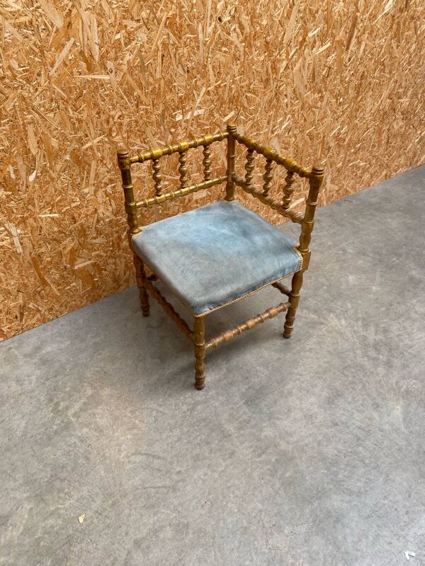 Chaise à bobine d’angle