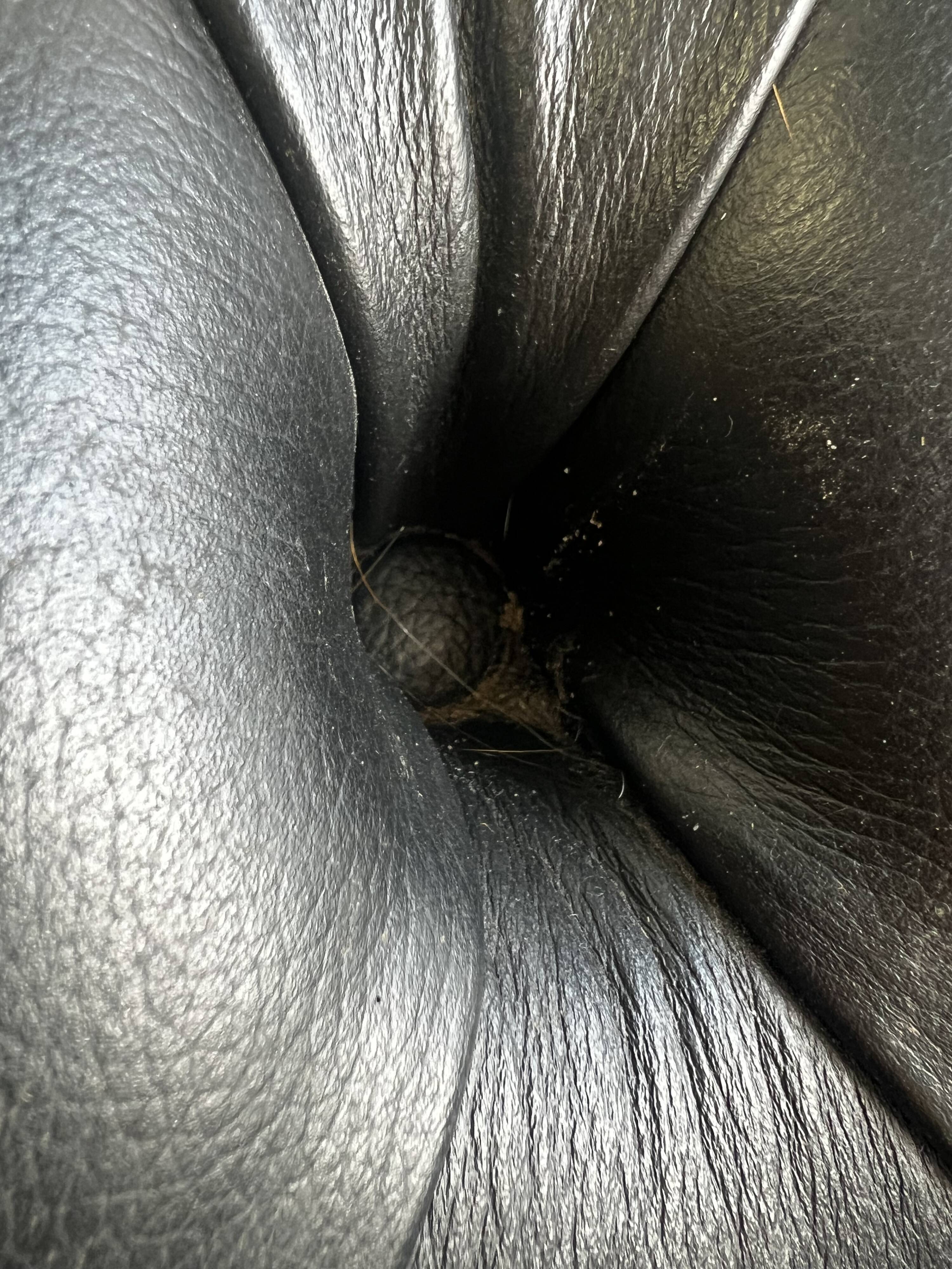 Set of 2 sturdy Chesterfield single/club seats