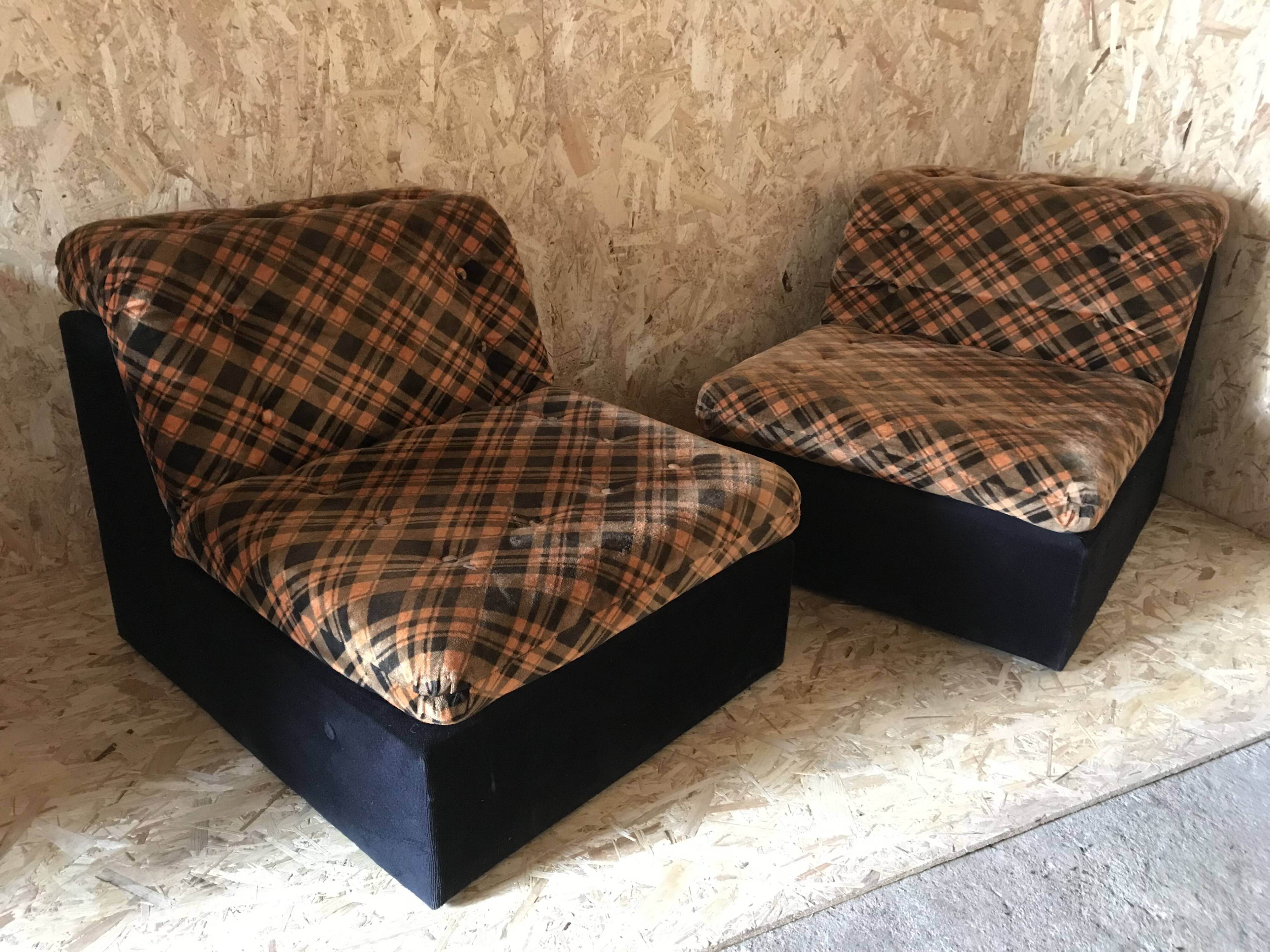 Paire de chauffeuses vintage pop 1970-1980