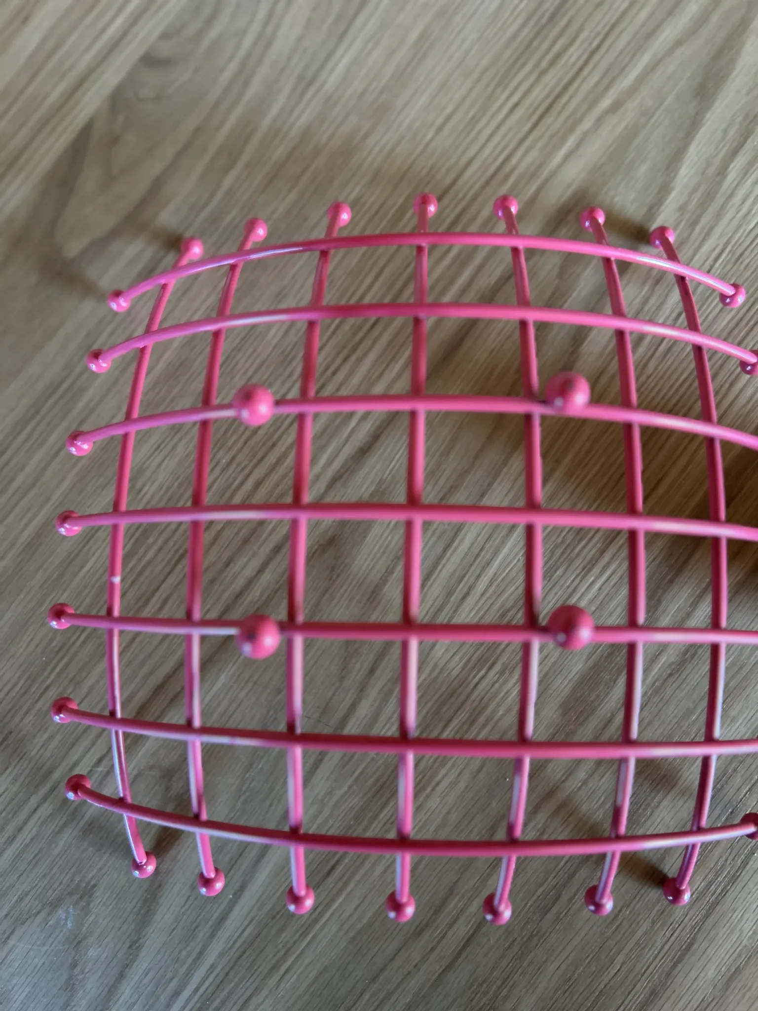 Coupe à fruits métal rouge fuchsia Trådig IKEA Ehlén Johansson