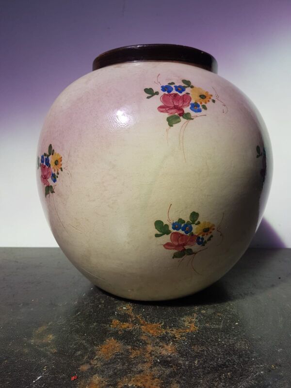 Vase boule Vallauris Jerome Massier décor fleurs peint vintage