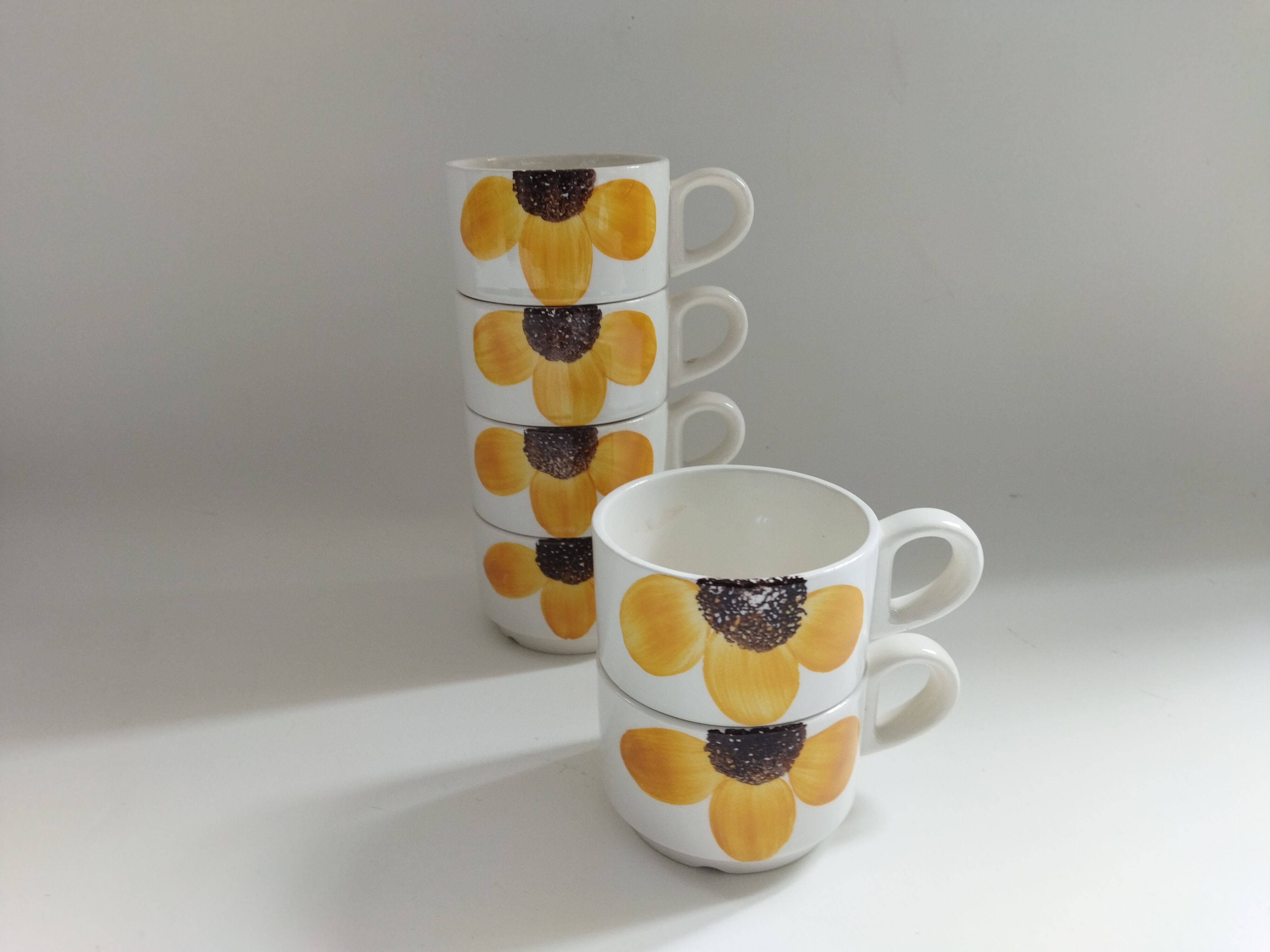 6 vintage cups 1970s