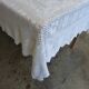 Dessus de lit / nappe / rideau ancien en crochet