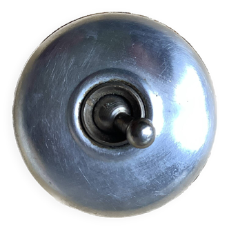 Porcelain switch