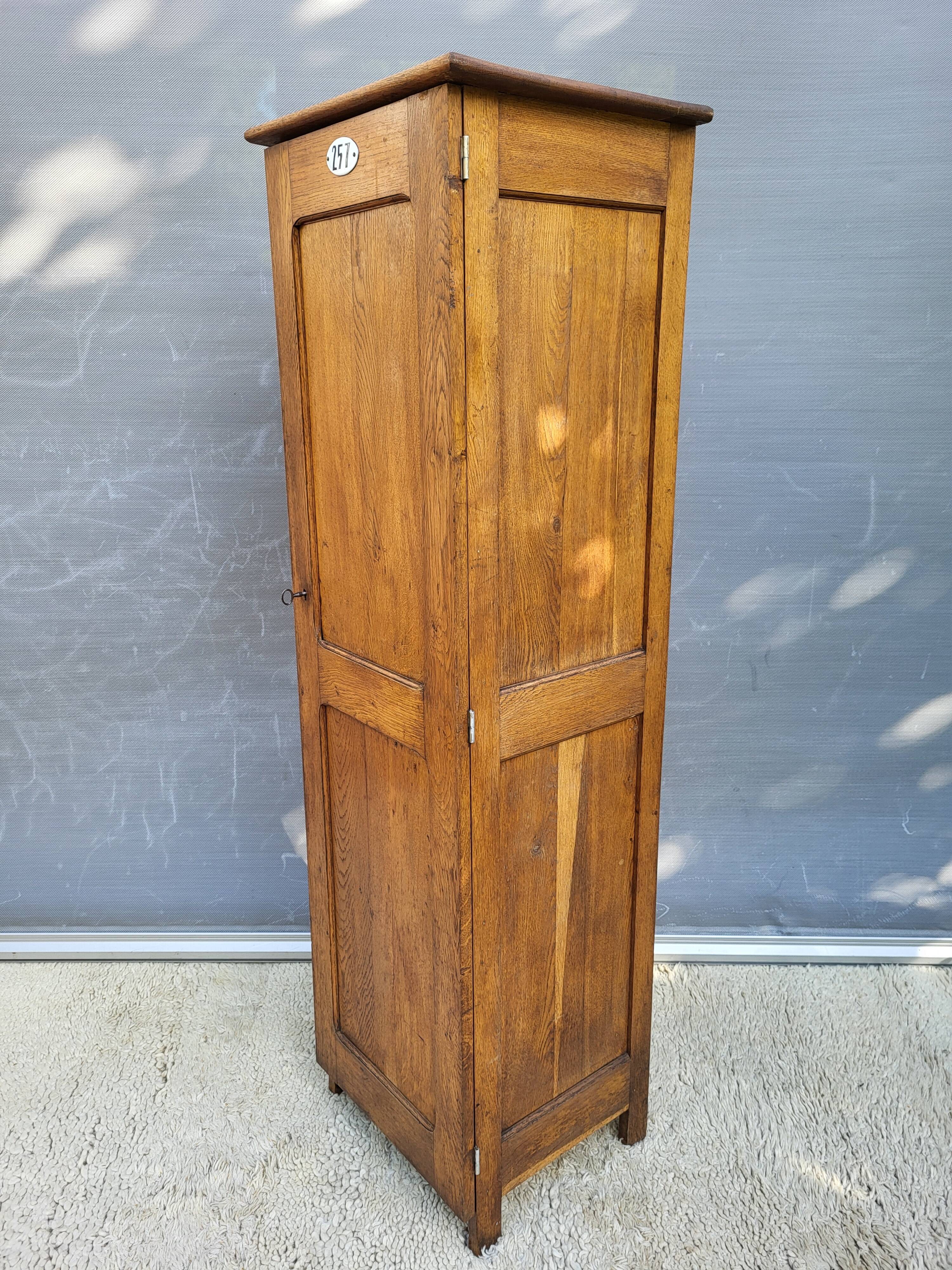 Trade furniture 257 Art Deco bookcase 1925