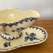 Ironstone sauce boat "Thistle" signed GIEN
