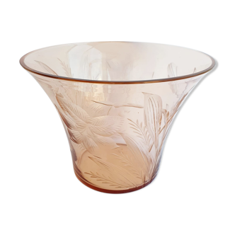 Ancien vase en verre gravé
