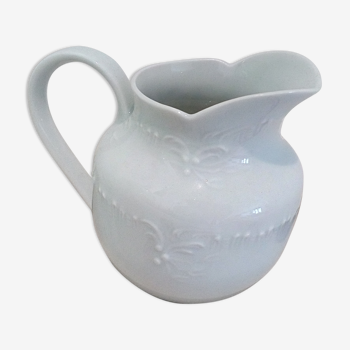 Pot à lait crémier en porcelaine blanche