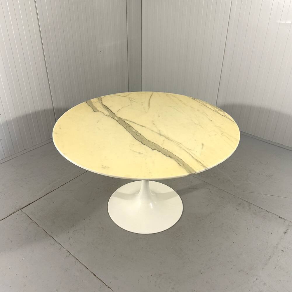Round marble dining table with tulip foot 1960’s