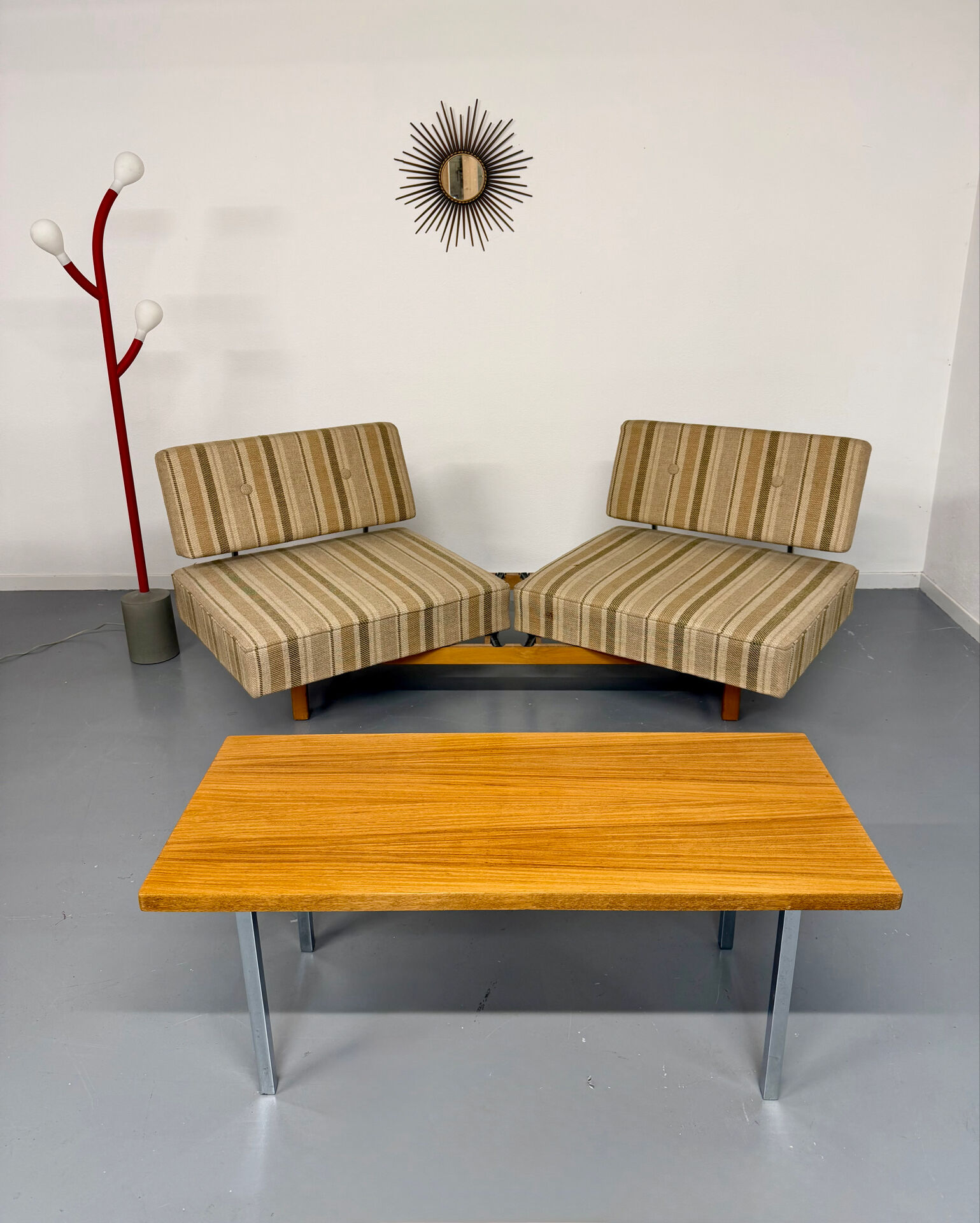 Vintage Daybed sofa bed design by Wilhelm Knoll model Stella from the 1960s.
