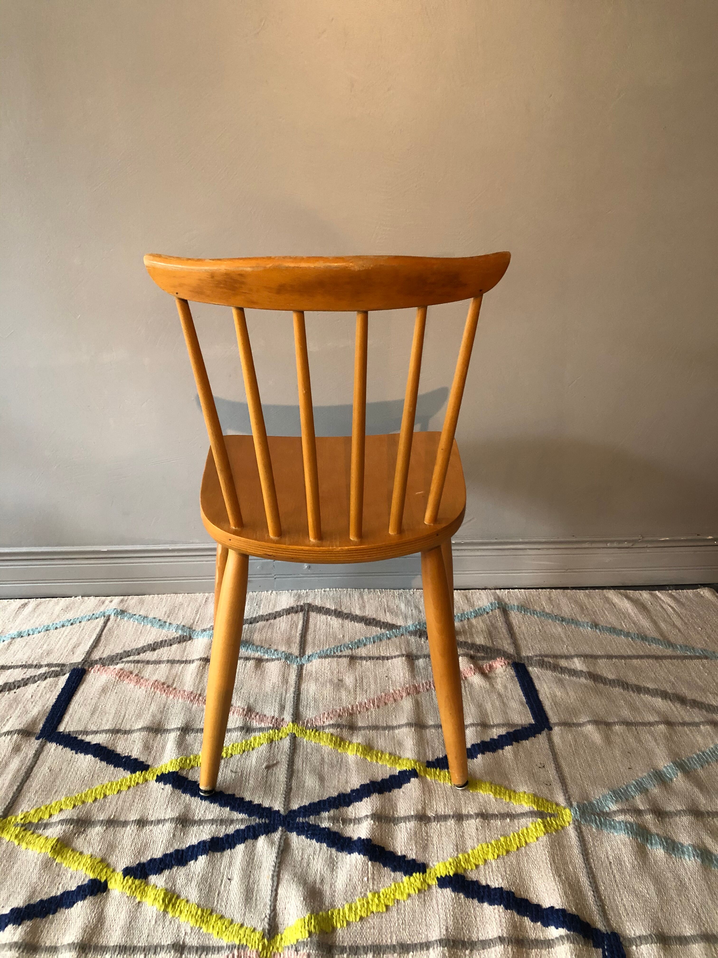 Suite of 4 vintage chairs