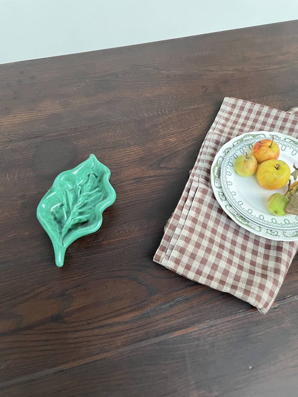 Plat feuille céramique verte