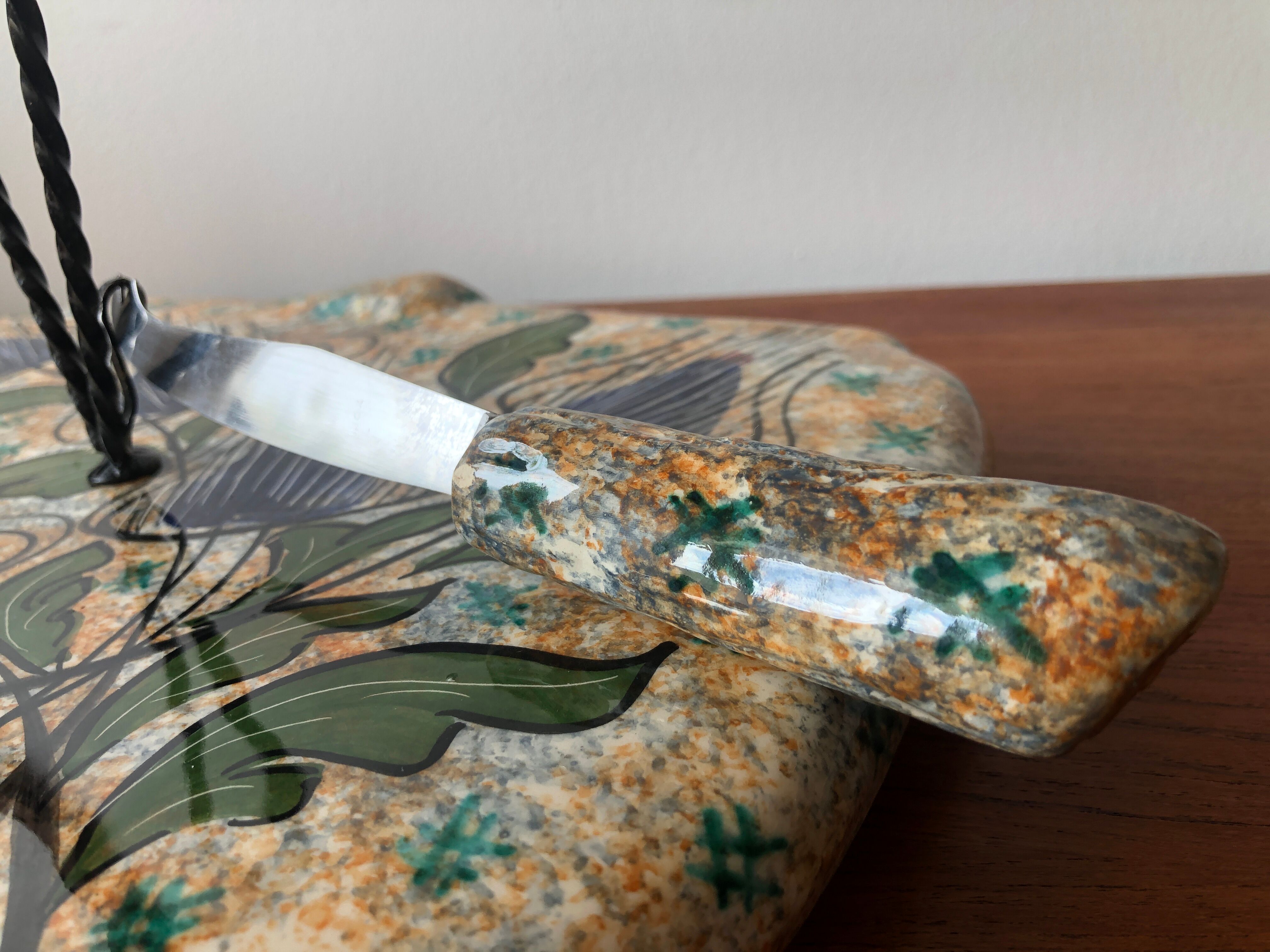 Cheese platter in Vallauris earthenware vintage with its knife