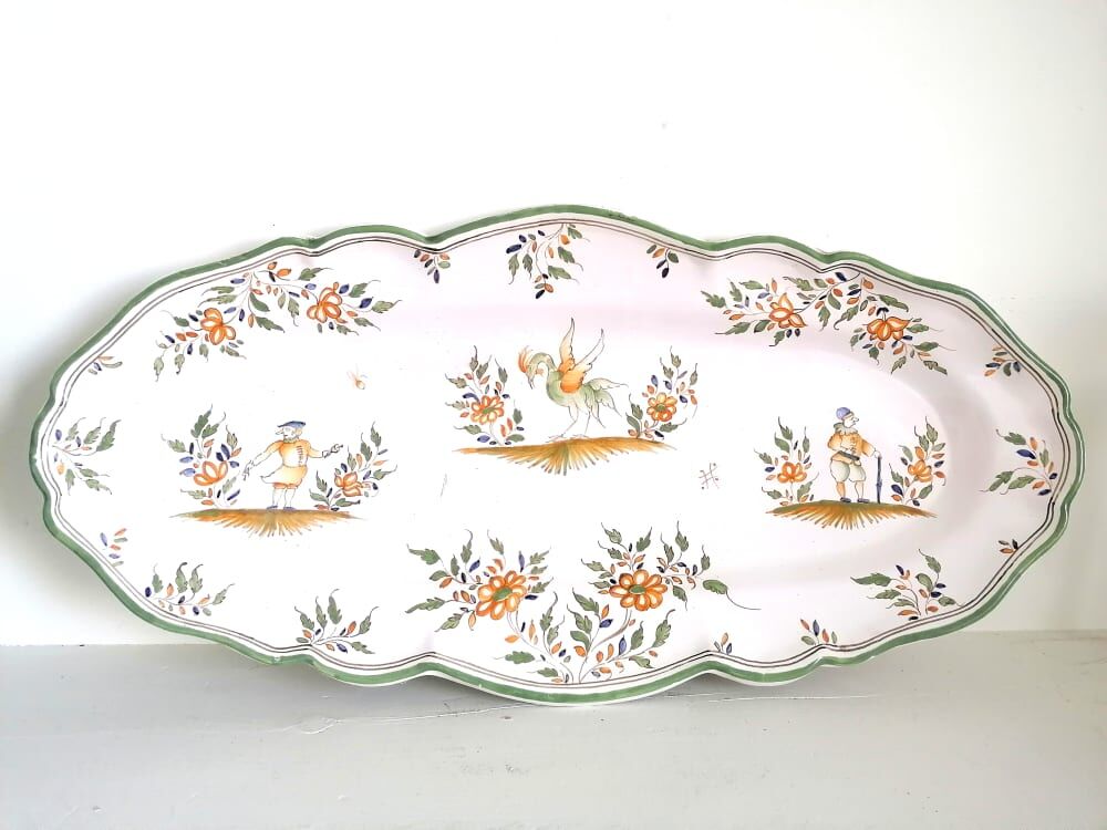 Large dish in Moustiers earthenware