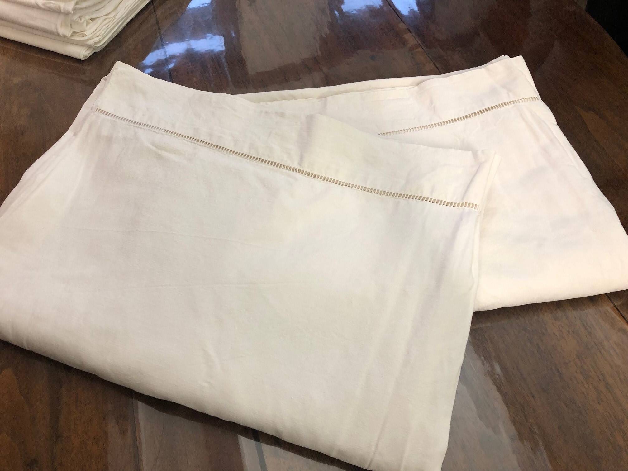 Lot de 2 draps anciens en toile blanche