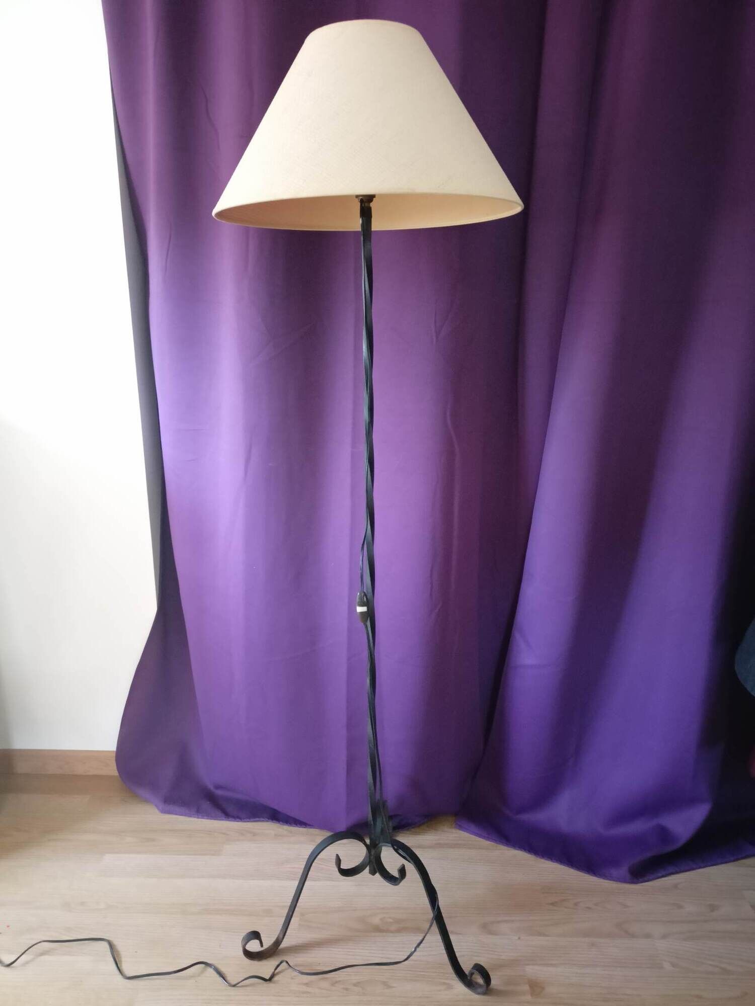 Vintage floor lamp - 40s , wrought iron with scroll feet