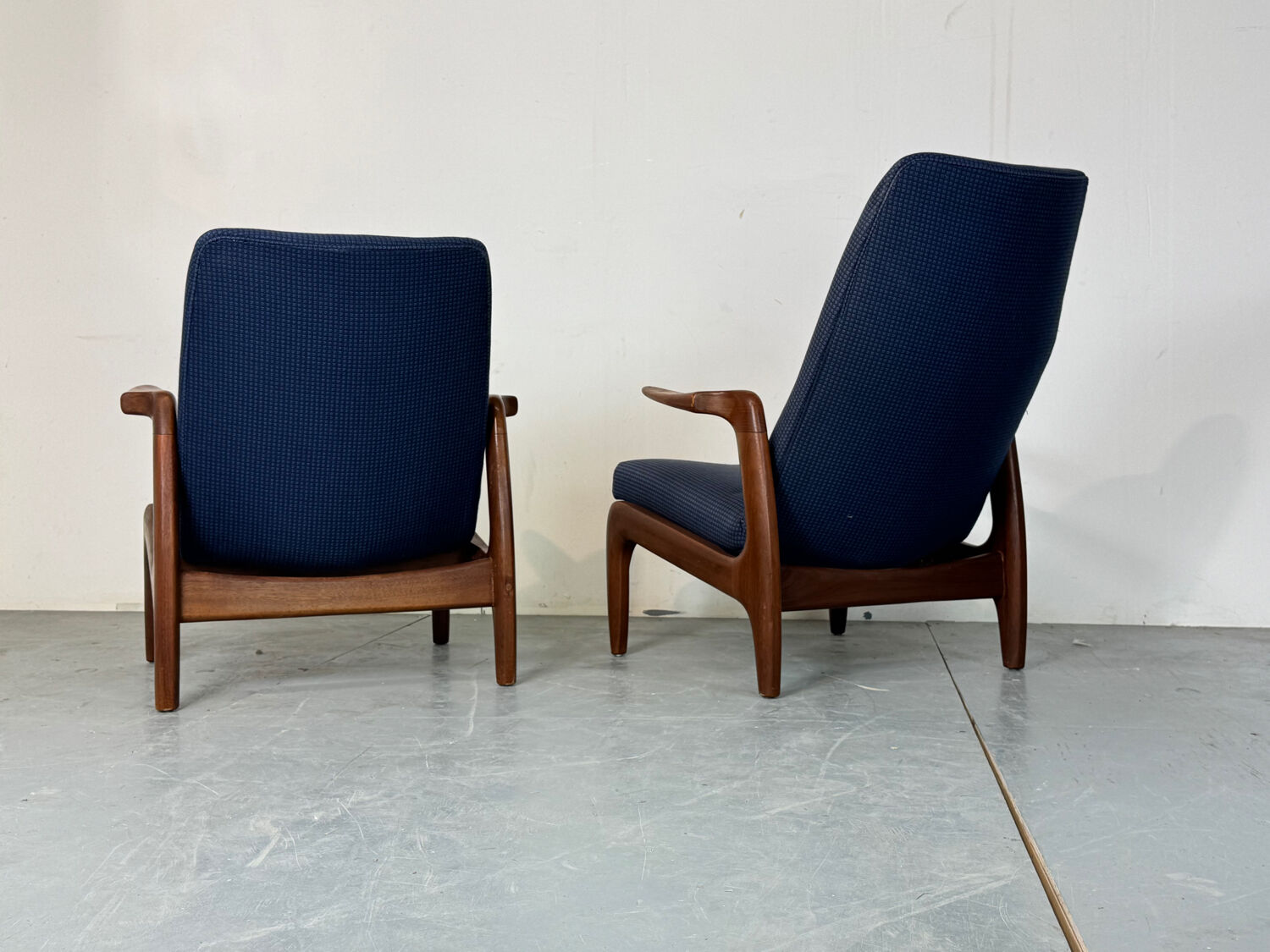 Fauteuils lounge danois en teck, style moderniste du milieu du XXe siècle, années 1960, lot de 2