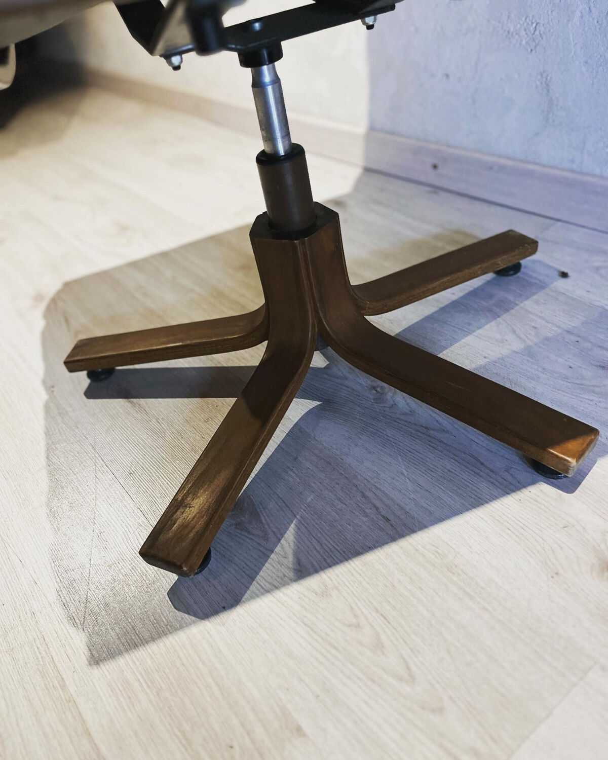 Vintage office chair 1970