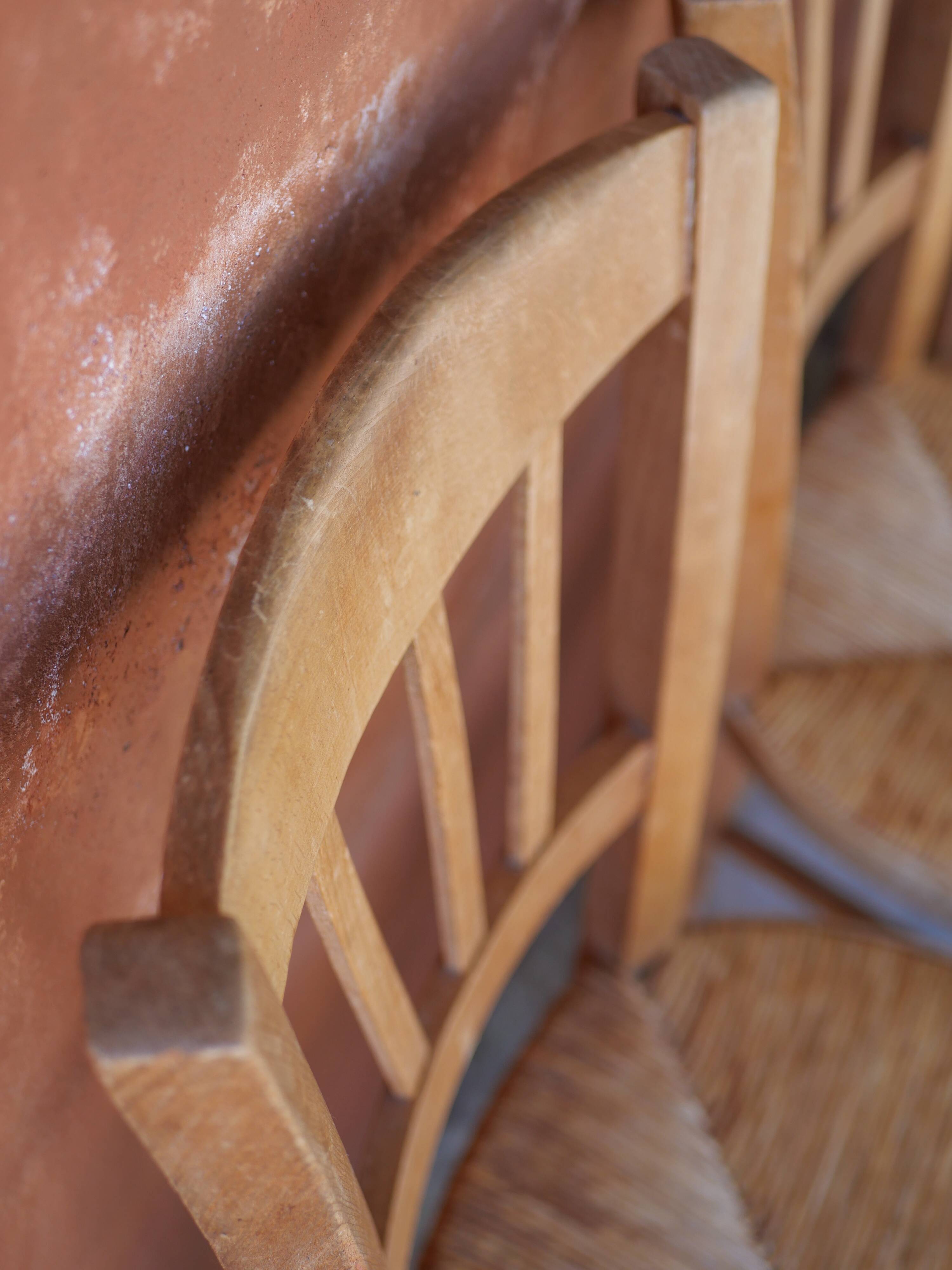 Set of 5 rustic straw chairs