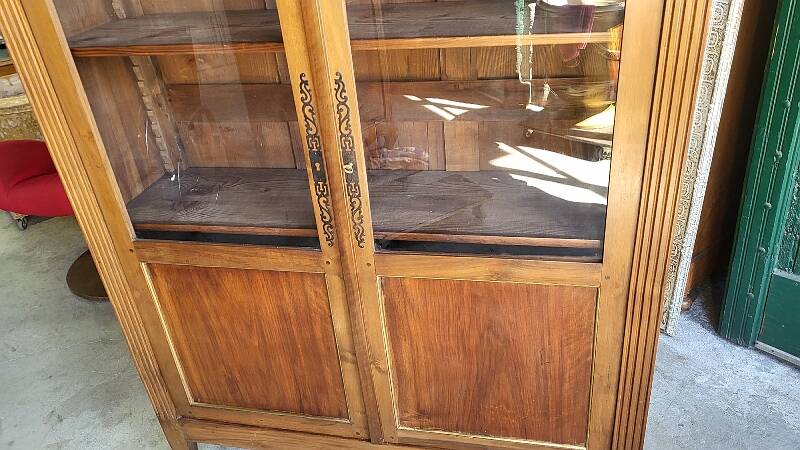 Display cabinet louis xvi style 2 doors in walnut