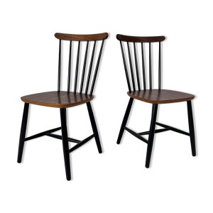 2 chaises scandinaves