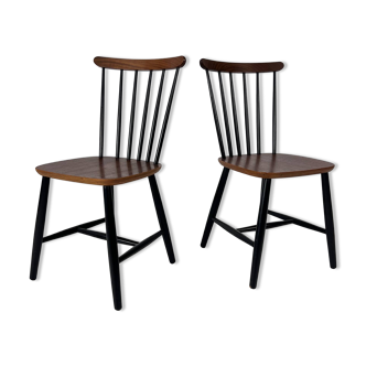 Set of 2 Mid Century Scandinavian Spindle Back Chairs, 1970s
