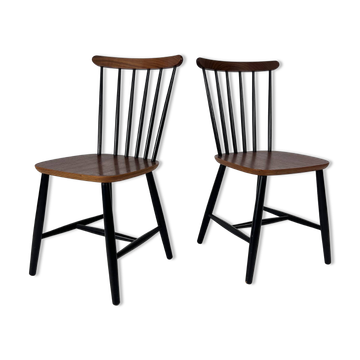 Set of 2 Mid Century Scandinavian Spindle Back Chairs, 1970s
