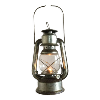 Functional kerosene lamp