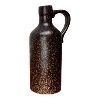 Mid-century ceramic carafe vase by Bastian le Pemp for Kemper / Quimper France, 1960s.