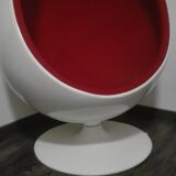 Egg armchair